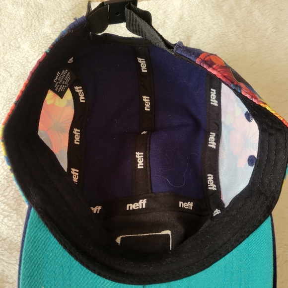 Juniors Neff Hat - Picture 2 of 2